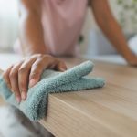 リビングテーブルはオシャレで便利な家具です